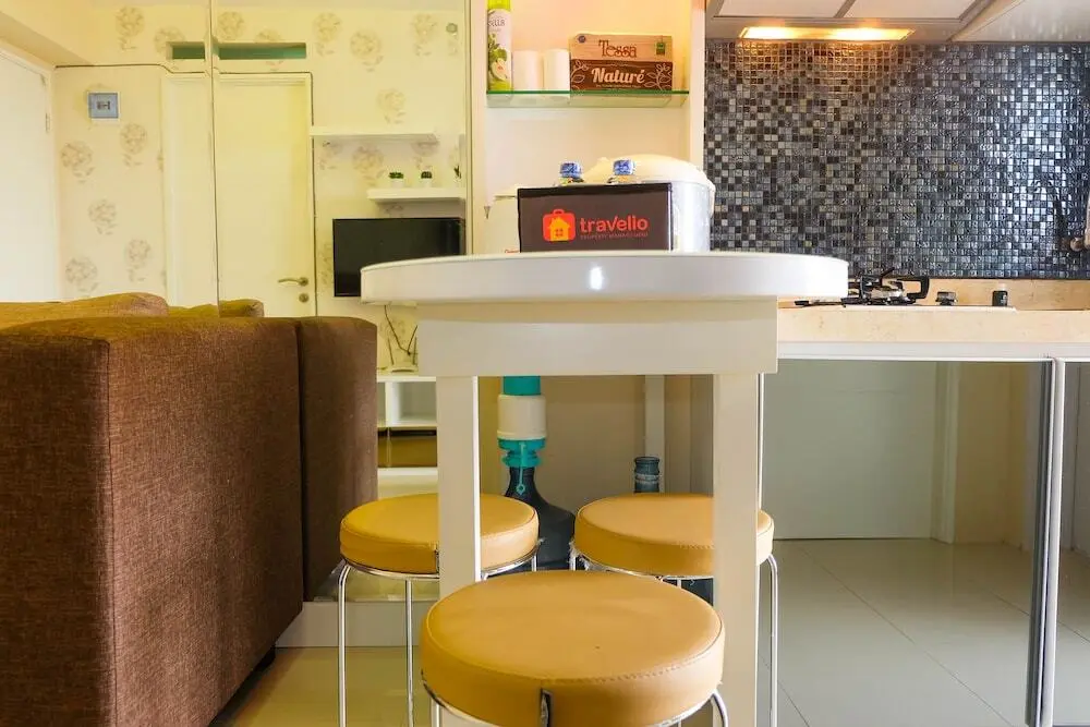Джакарта: Bright 2BR Apartment at Bassura City near Shopping Mall