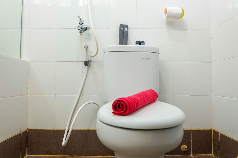 Джакарта: Bright 2BR Apartment at Bassura City near Shopping Mall