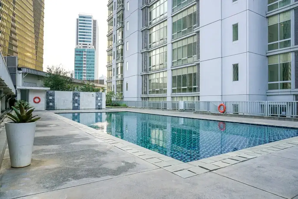 Modern and Comfortable 2BR at The Empyreal Condominium Epicentrum Apartment — фото 1