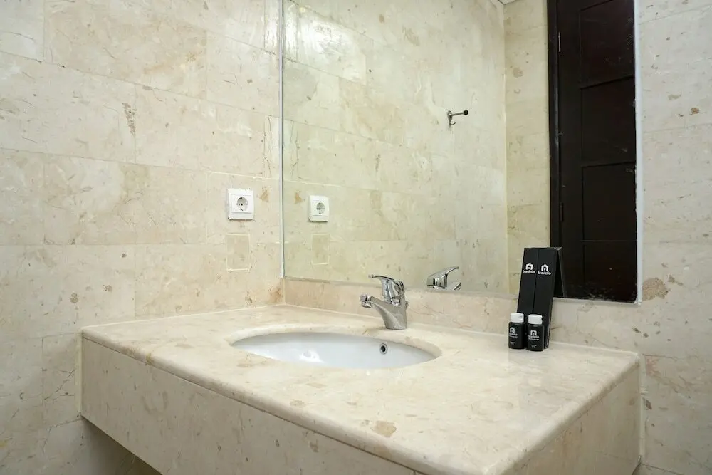 Джакарта: Modern and Comfortable 2BR at The Empyreal Condominium Epicentrum Apartment