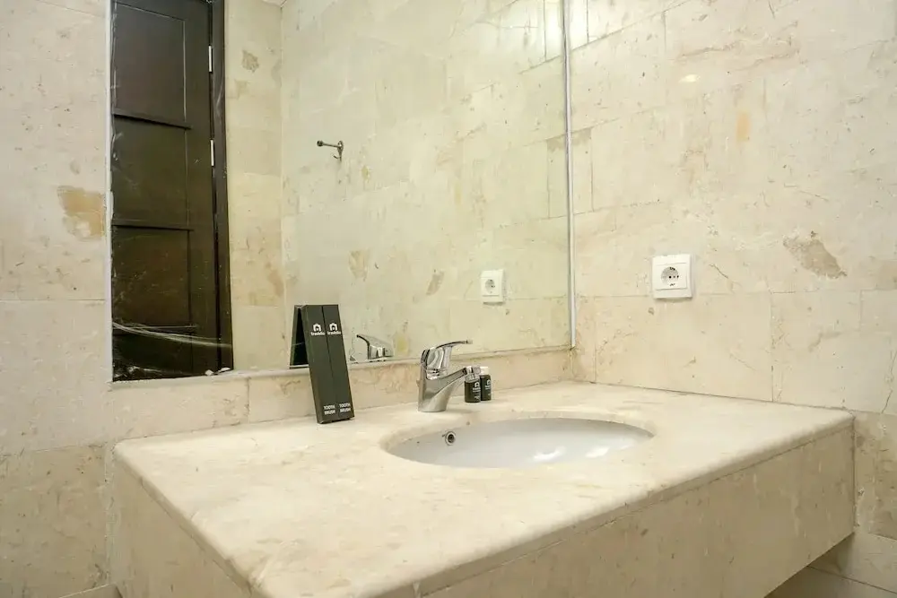 Джакарта: Cozy 2BR @ The Empyreal Condominium Epicentrum Apartment
