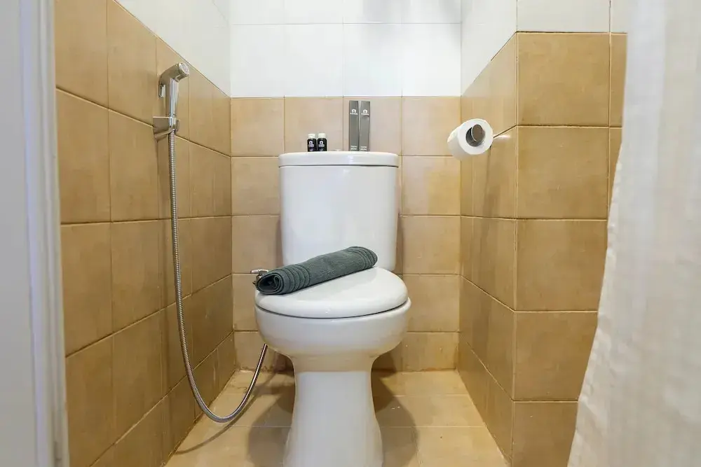 Джакарта: 1BR Fully Furnished Apartment at Green Pramuka