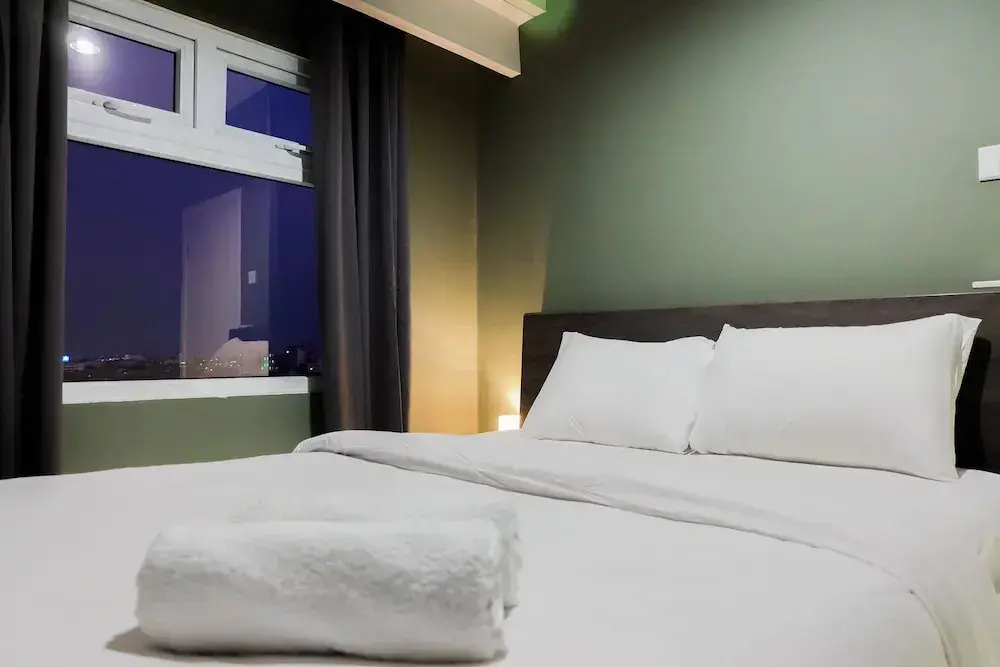 Джакарта: 1BR Fully Furnished Apartment at Green Pramuka