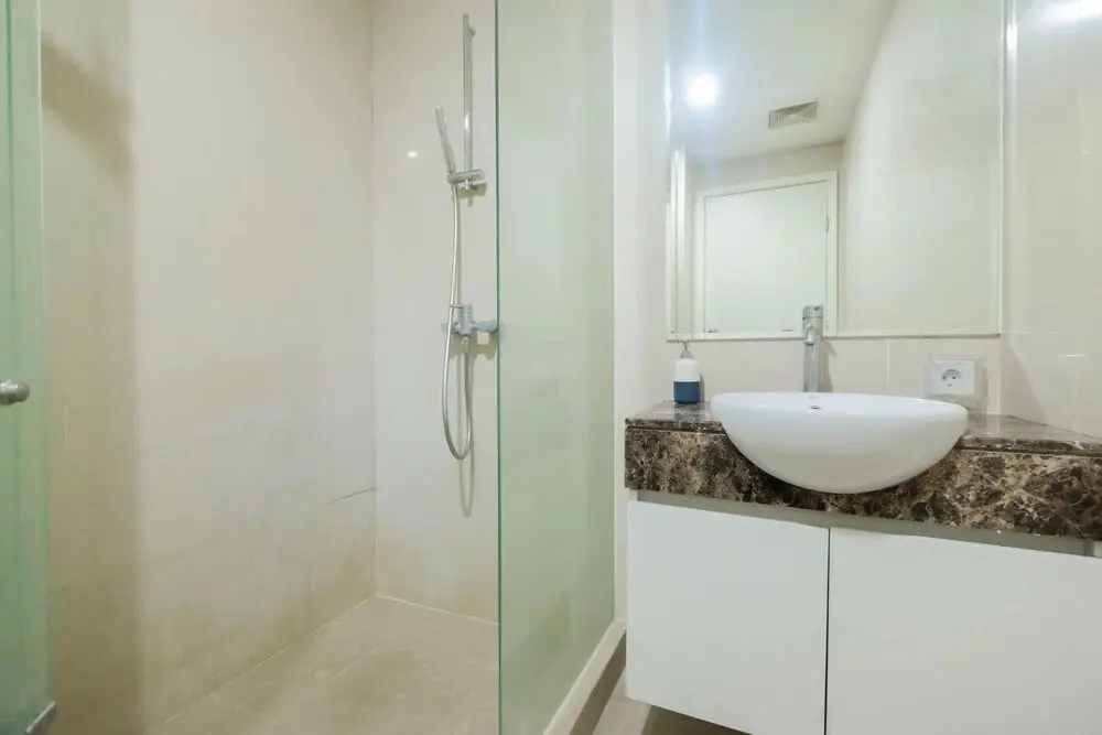 Джакарта: Modern 1BR Apartment at Casa Grande Residence
