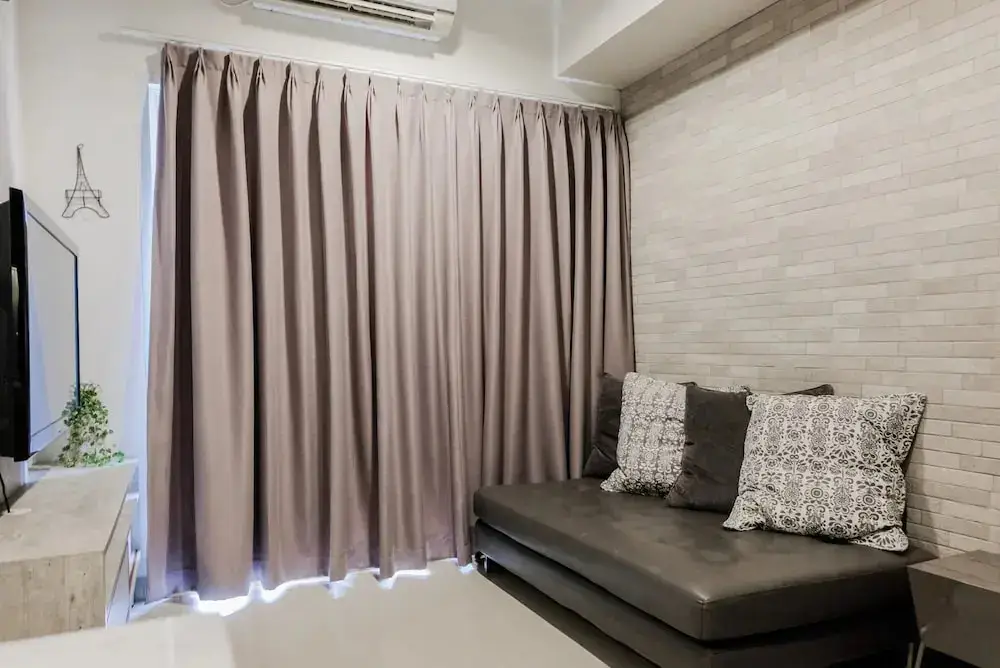 Legok: Bright 2BR Apartment at Paramount Skyline