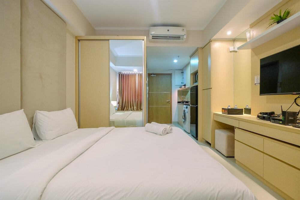 Чикаранг: Exclusive Studio at The Oasis Cikarang Apartment