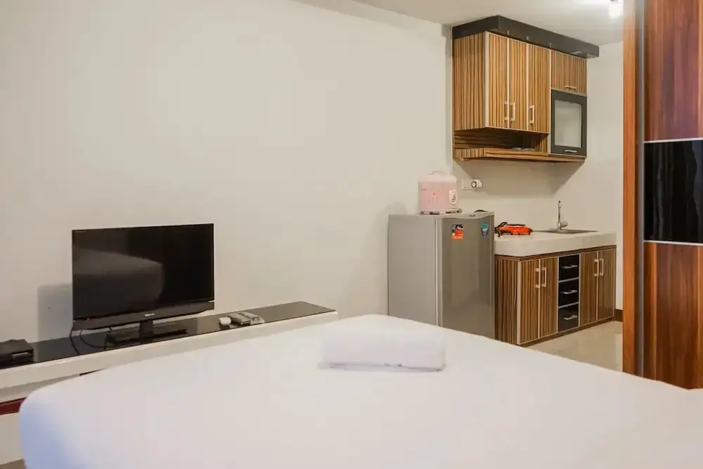 Legok: Comfy and Minimalist Studio Apartment Scientia Residence Tower B