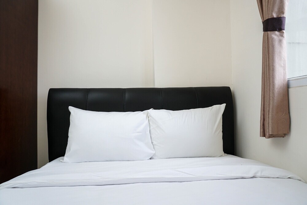 Джакарта: Simply Furnished 2BR Apartment at Puri Park View