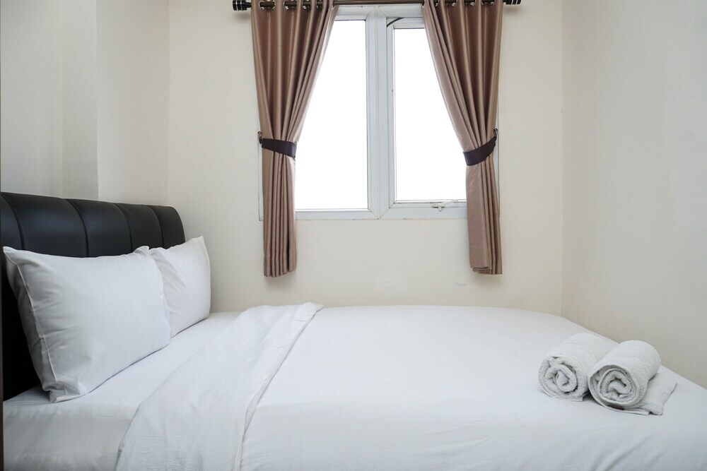 Джакарта: Simply Furnished 2BR Apartment at Puri Park View
