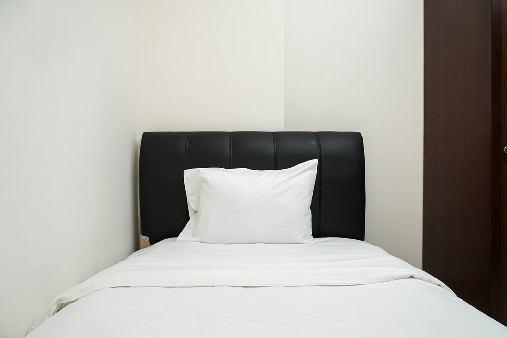 Джакарта: Simply Furnished 2BR Apartment at Puri Park View