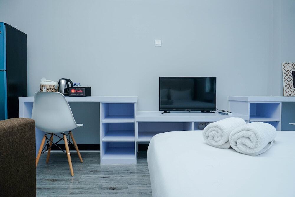Джакарта: Cozy Studio Apartment at Puri Park View