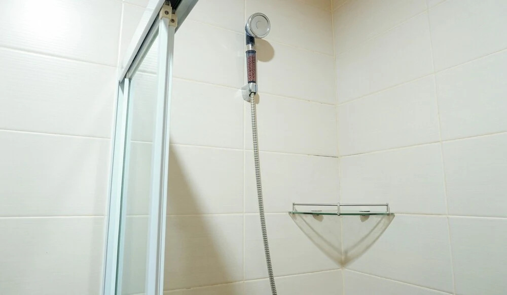 Джакарта: Contemporary Style & Family 2BR Apartment Belmont Residence Puri