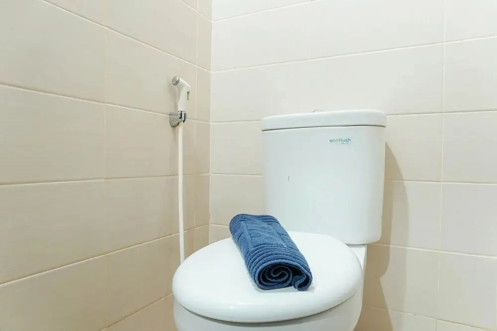 Джакарта: Contemporary Style & Family 2BR Apartment Belmont Residence Puri