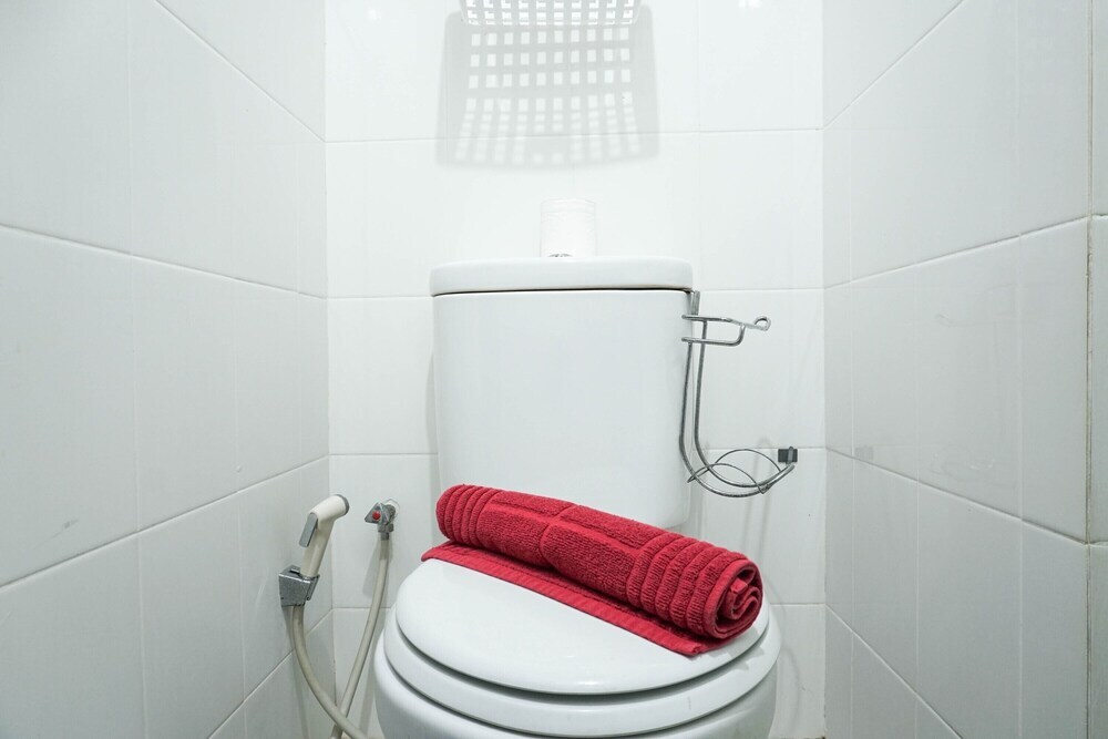 Джакарта: Cozy and Modern Studio Apartment at Belmont Residence Puri