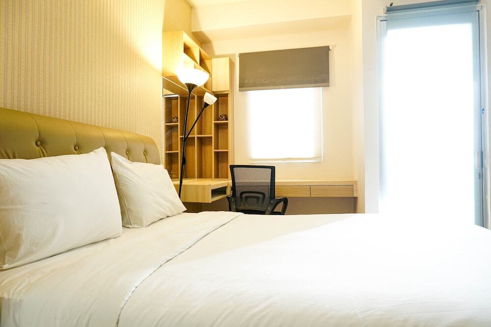 Джакарта: Simply Furnished and Comfy Studio @ Pakubuwono Terrace Apartment