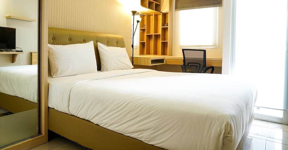 Джакарта: Simply Furnished and Comfy Studio @ Pakubuwono Terrace Apartment