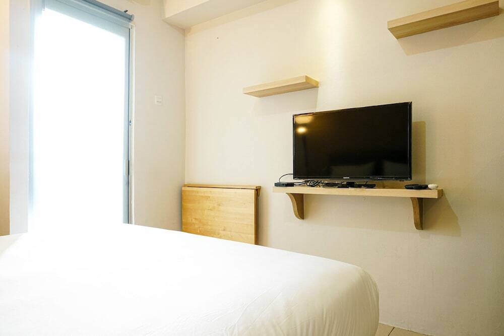 Джакарта: Simply Furnished and Comfy Studio @ Pakubuwono Terrace Apartment