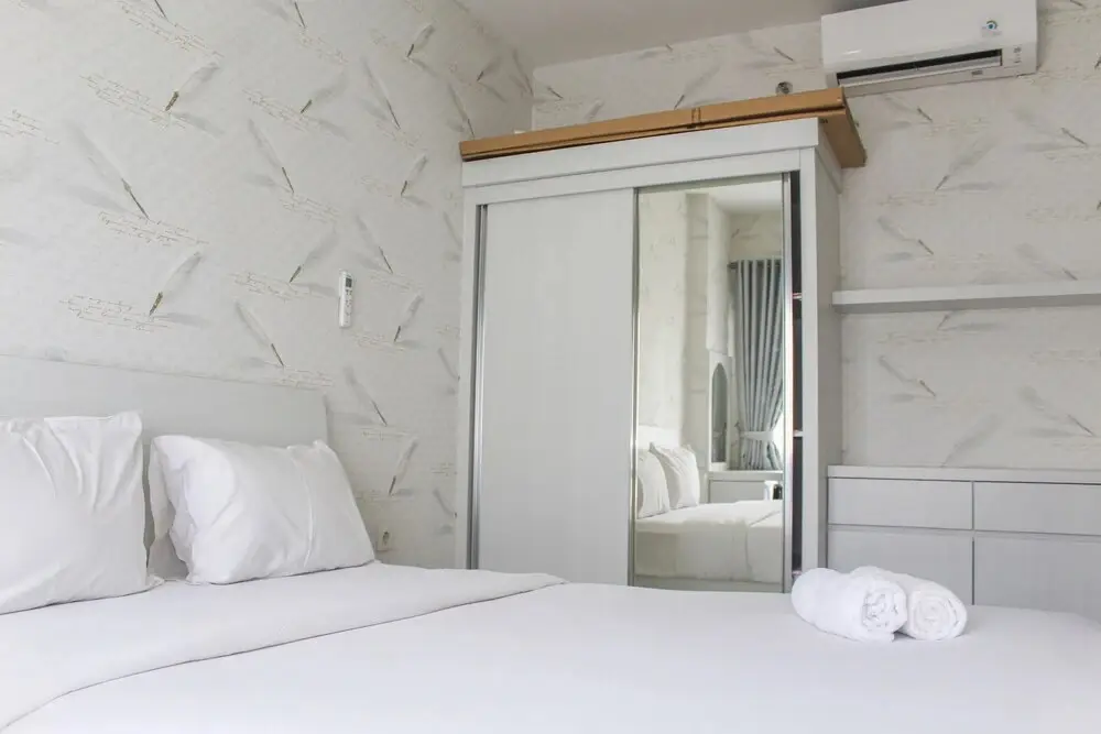 Legok: Minimalist & Modern 1BR Apartment at Scientia Residence
