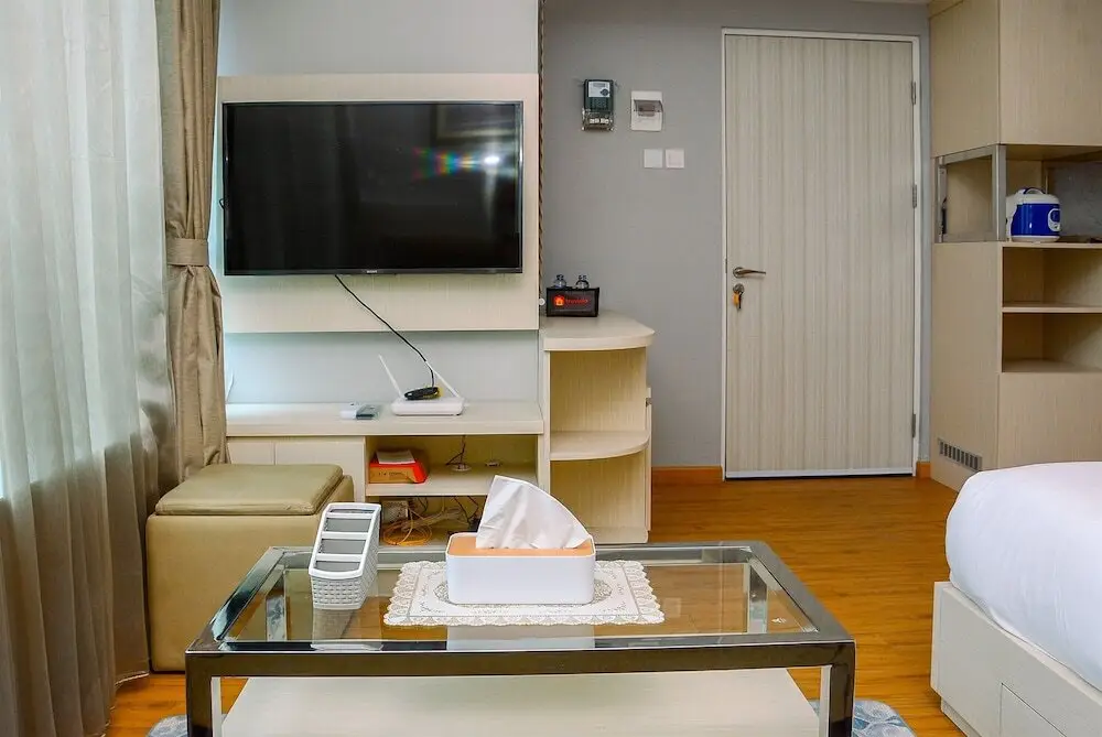 Бекаси: Stunning Studio at Grand Kamala Lagoon Apartment