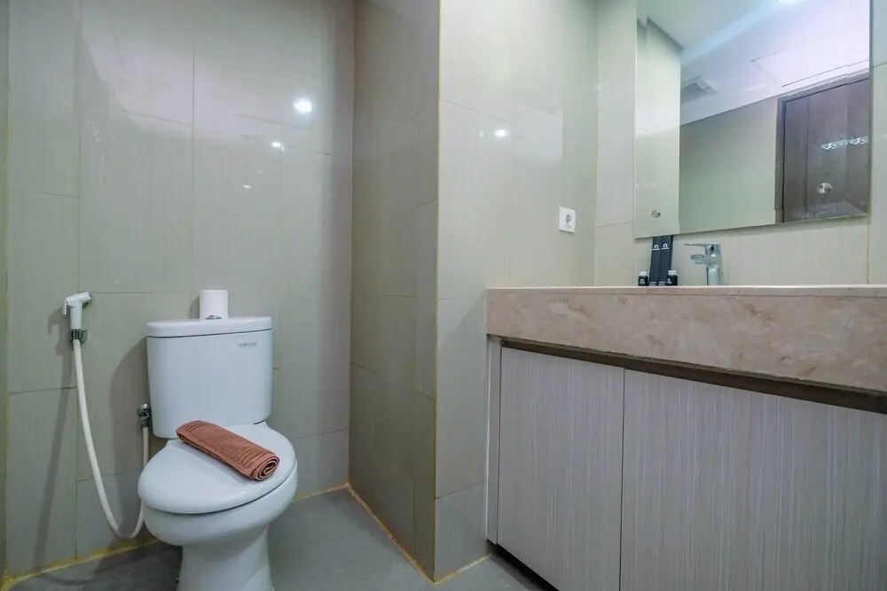 Джакарта: Cozy Studio Apartment at H Residence near MT Haryono