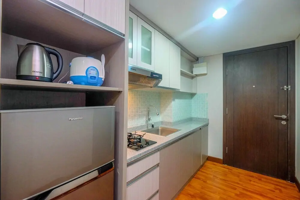 Джакарта: Cozy Studio Apartment at H Residence near MT Haryono