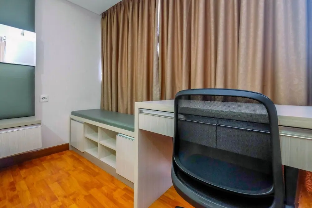 Джакарта: Cozy Studio Apartment at H Residence near MT Haryono
