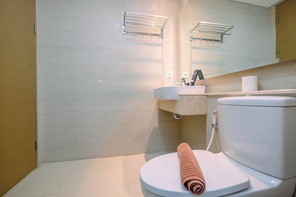 Джакарта: Highest Value 1BR Apartment at Gold Coast PIK