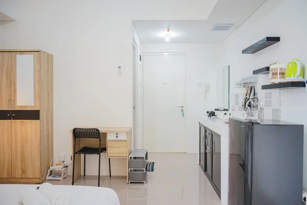 Южный Тангеранг: New Furnished Studio with City View @ Silktown Apartment