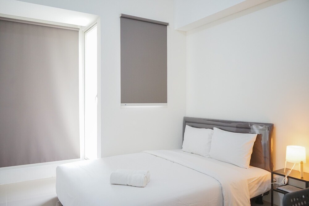 Южный Тангеранг: New Furnished Studio with City View @ Silktown Apartment