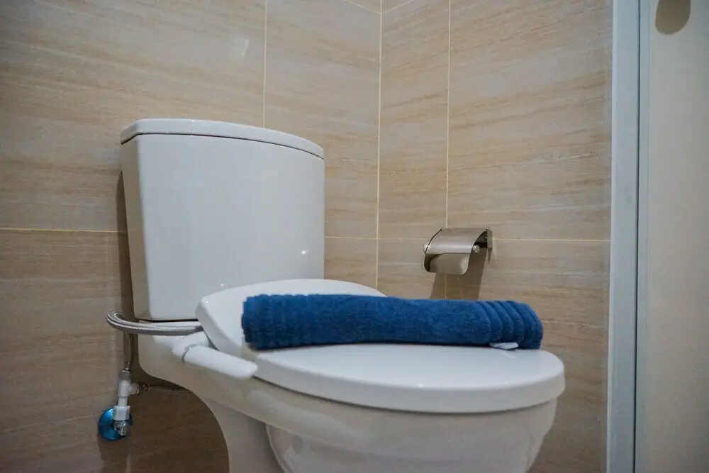 Южный Тангеранг: New Furnished Studio with City View @ Silktown Apartment
