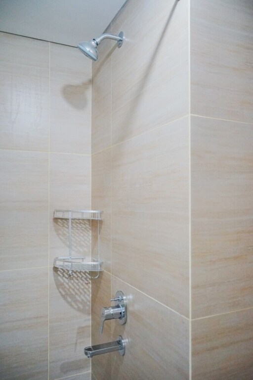 Южный Тангеранг: New Furnished Studio with City View @ Silktown Apartment