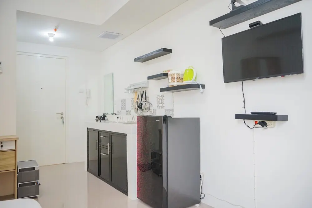 Южный Тангеранг: New Furnished Studio with City View @ Silktown Apartment