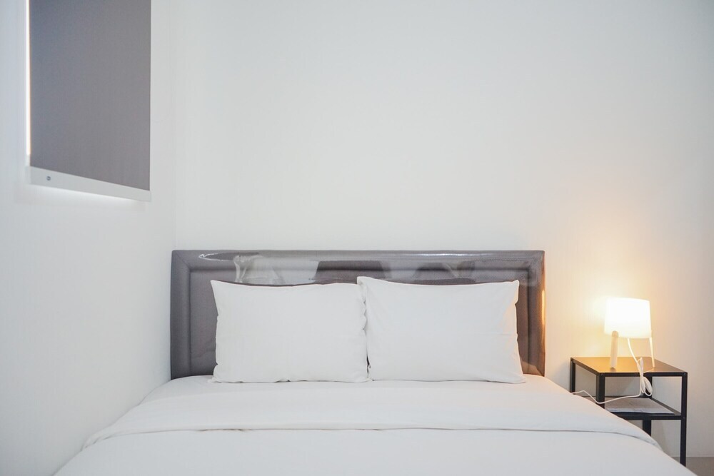 Южный Тангеранг: New Furnished Studio with City View @ Silktown Apartment