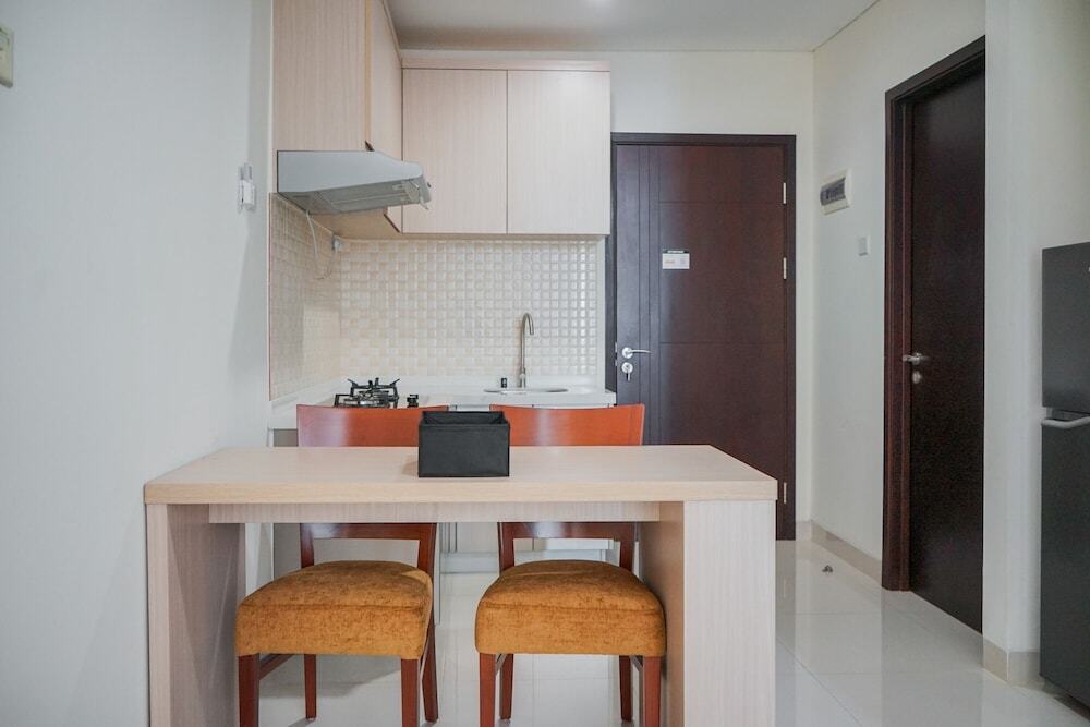 Южный Тангеранг: Comfy and Minimalist 1BR @ Brooklyn Alam Sutera Apartment
