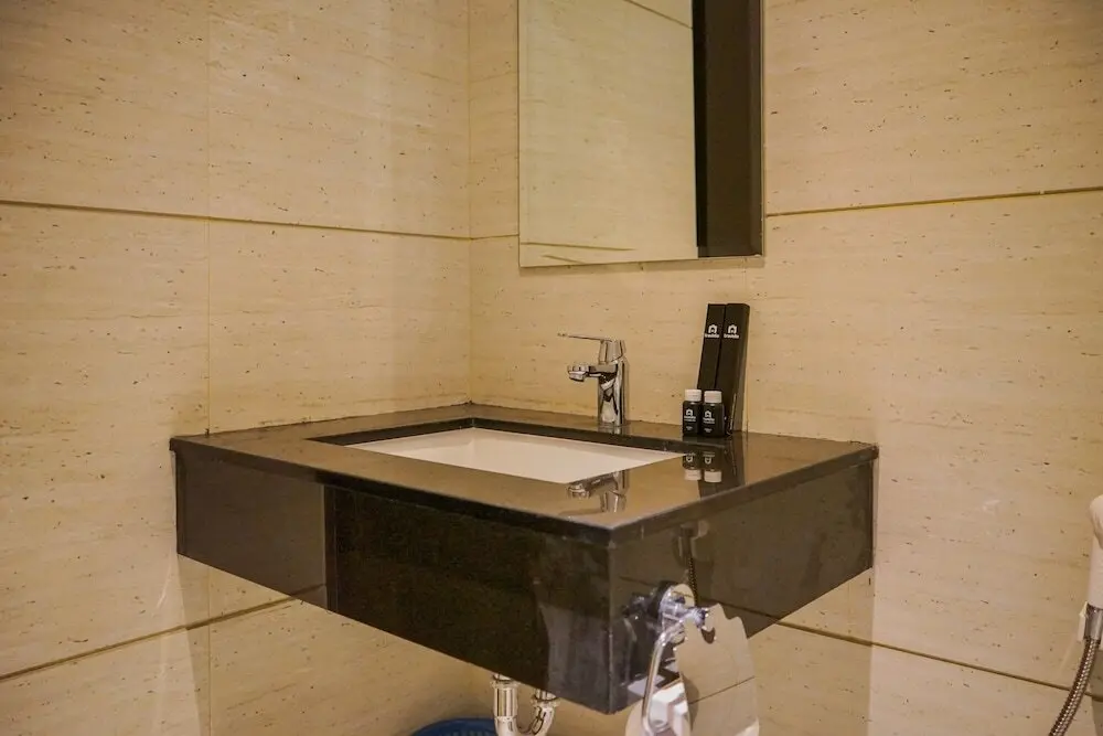 Южный Тангеранг: Comfy and Minimalist 1BR @ Brooklyn Alam Sutera Apartment