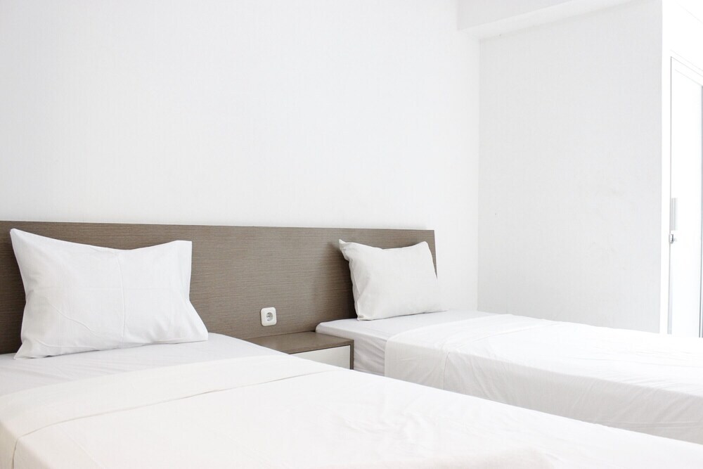 Бандунг: Comfy Studio Apartment at Emerald Tower