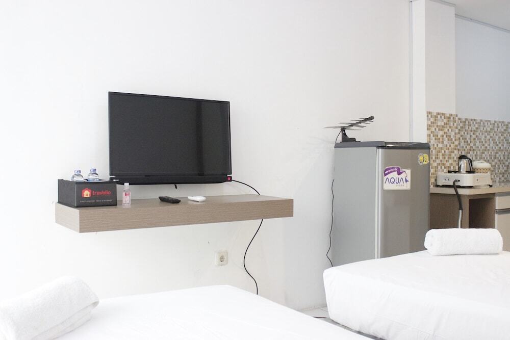 Бандунг: Comfy Studio Apartment at Emerald Tower