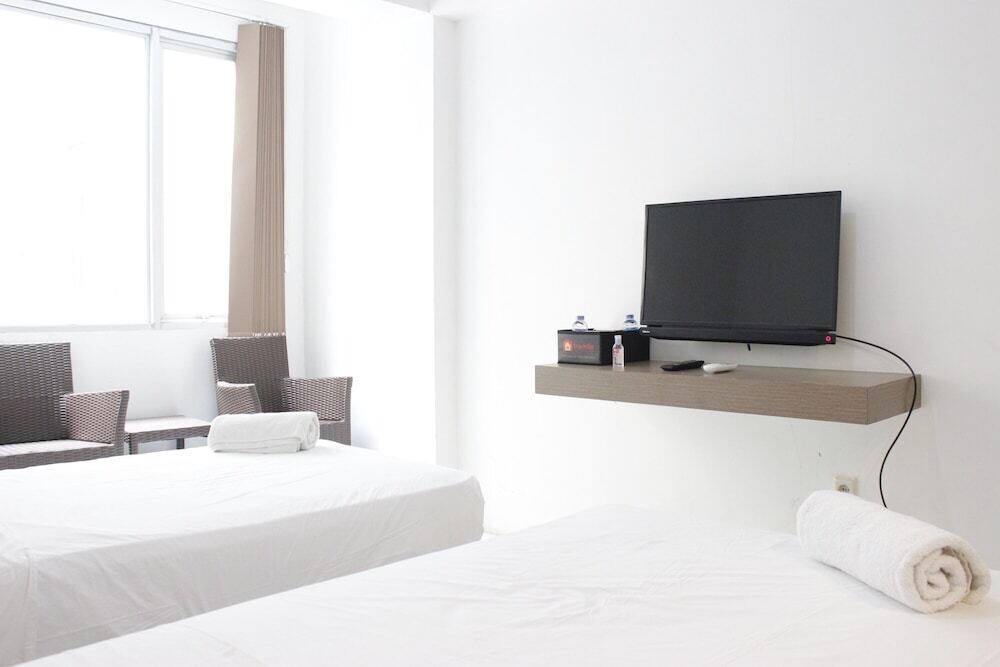 Бандунг: Comfy Studio Apartment at Emerald Tower