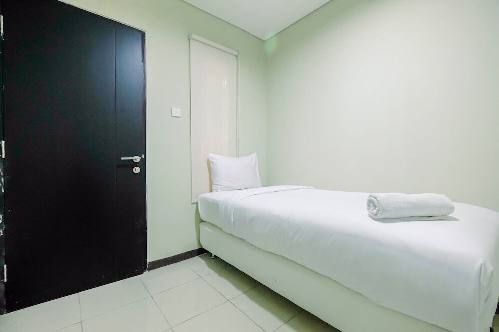 Джакарта: Spacious and Comfy 2BR Nifarro Park Apartment