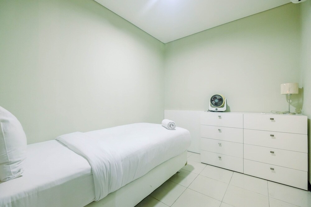 Джакарта: Spacious and Comfy 2BR Nifarro Park Apartment