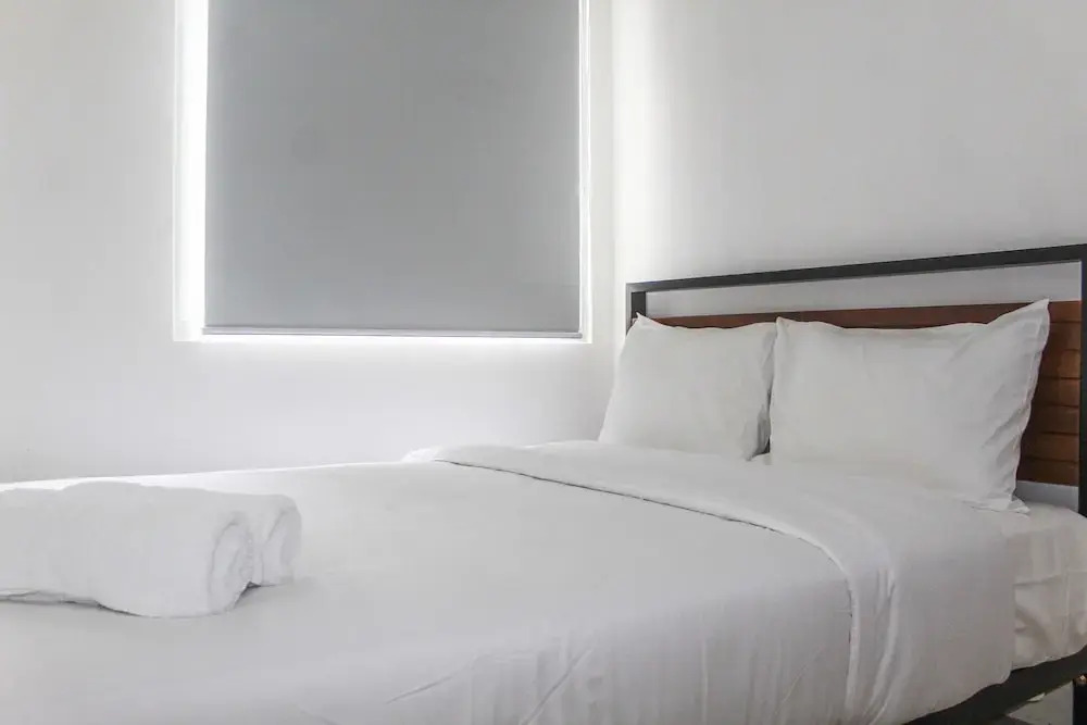 Джакарта: Comfy 2BR Apartment Bassura City near Shopping Mall