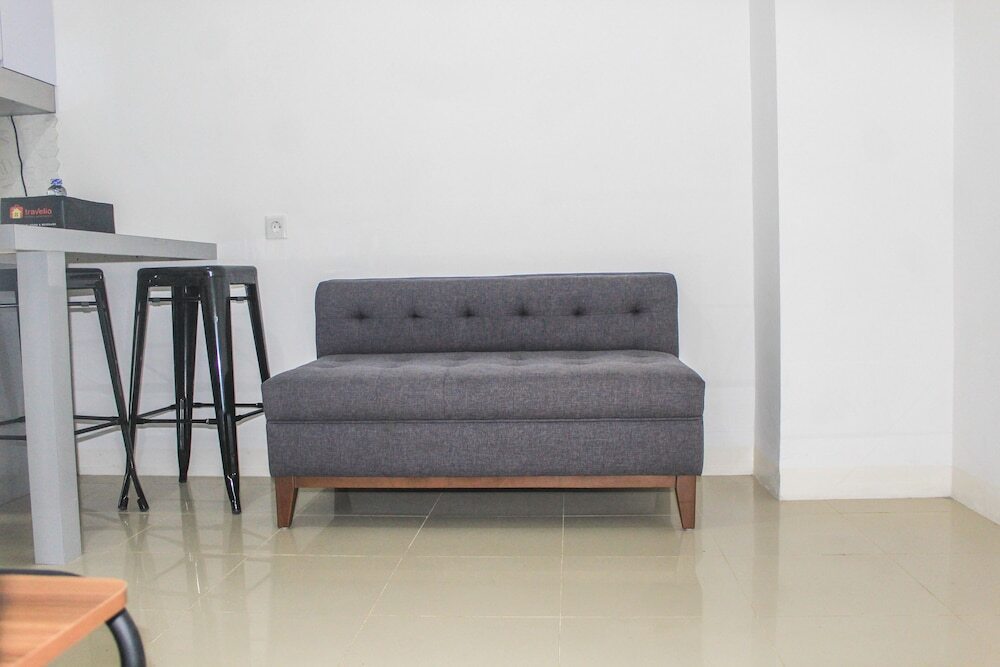 Джакарта: Comfy 2BR Apartment Bassura City near Shopping Mall