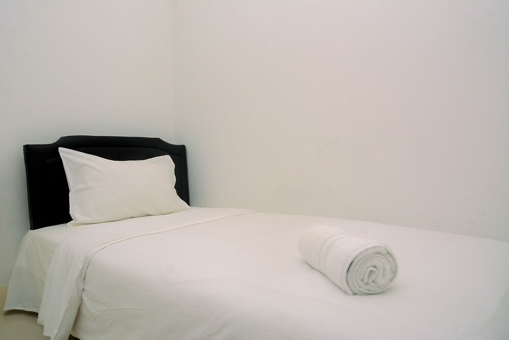 Джакарта: Cozy Living 2BR Apartment at Bassura City near Mall