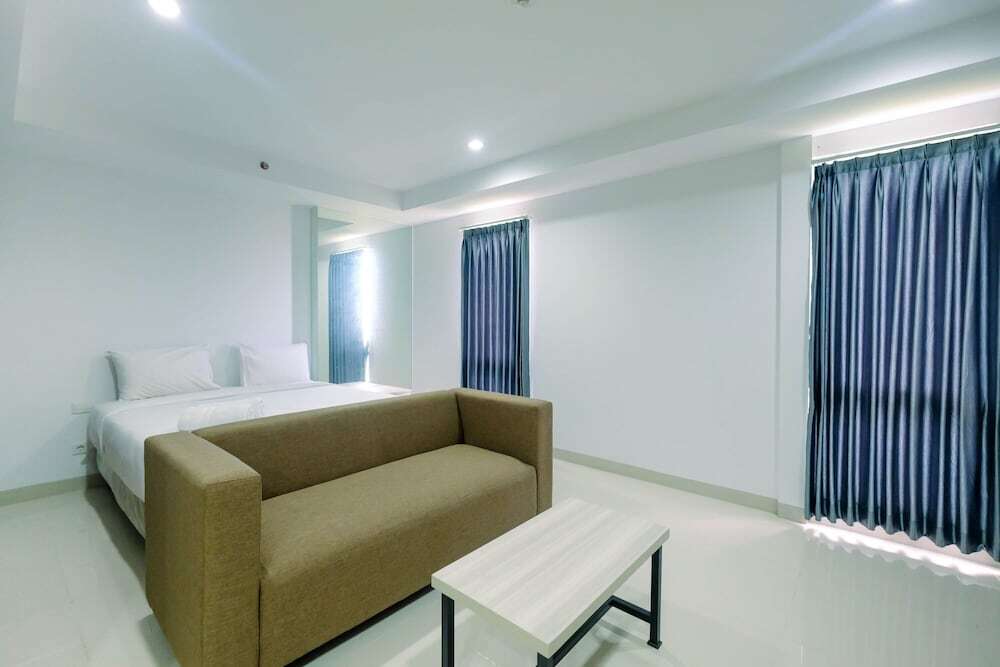Чикаранг: Modern Studio Apartment at Azalea Suites Cikarang