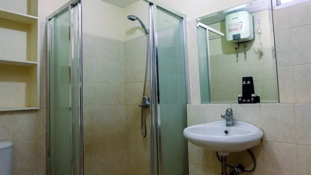 Джакарта: Strategic and Cozy 2BR The Wave Apartment