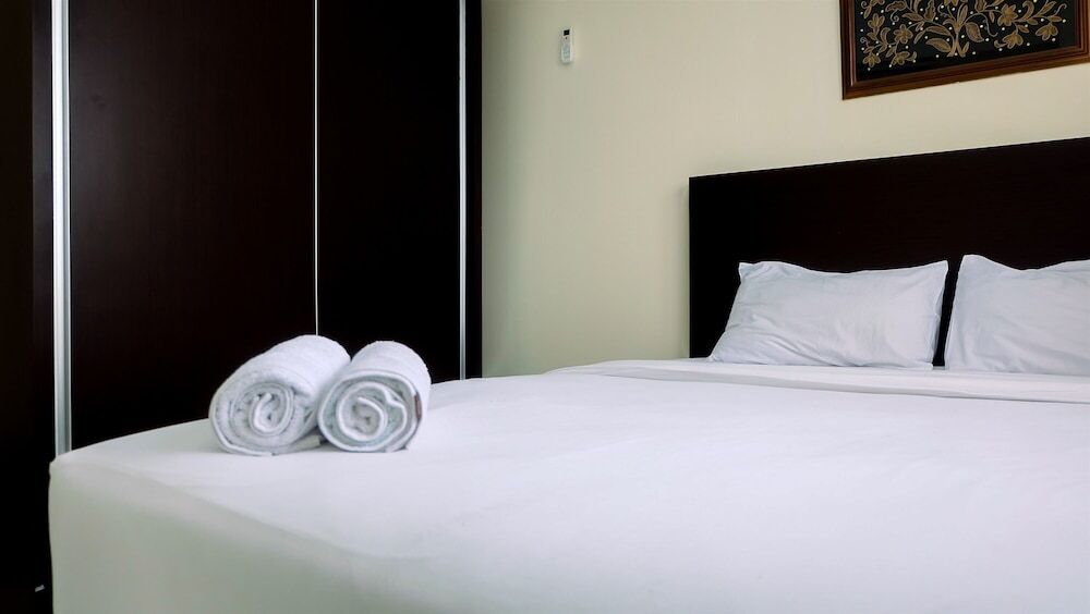 Джакарта: Strategic and Cozy 2BR The Wave Apartment