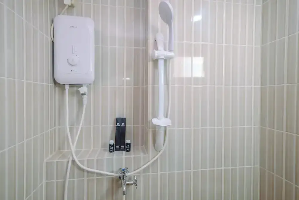 Депок: Cozy and Compact Cinere Resort Studio Apartment