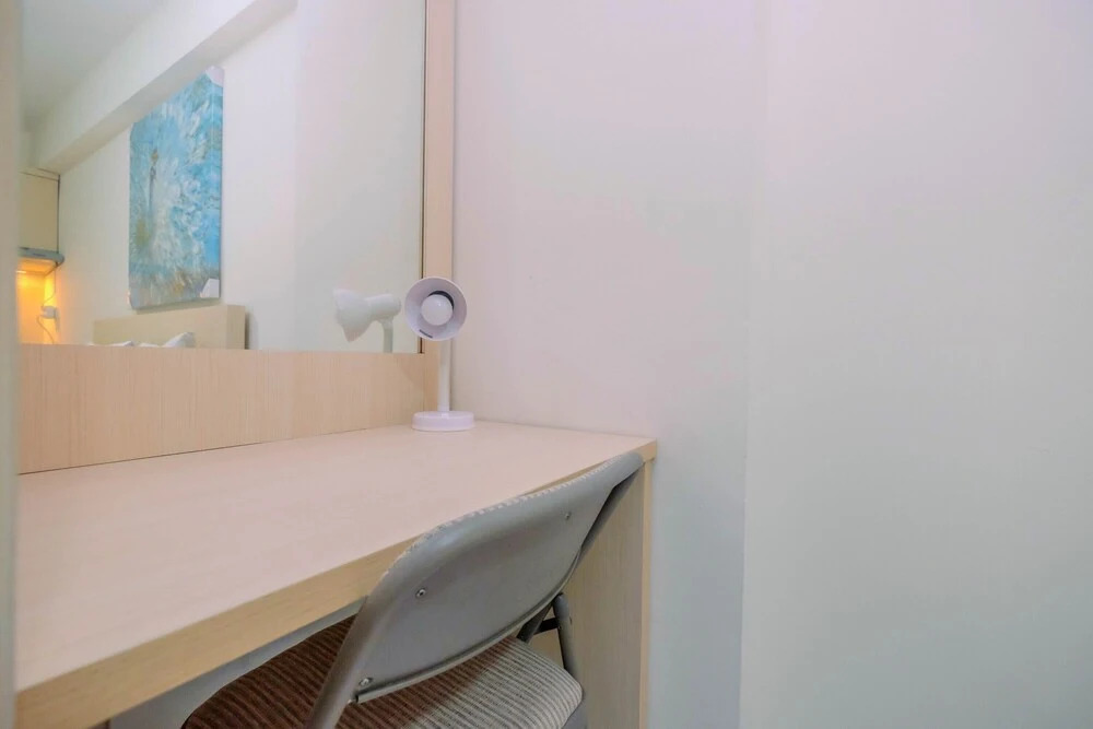 Депок: Cozy and Compact Cinere Resort Studio Apartment