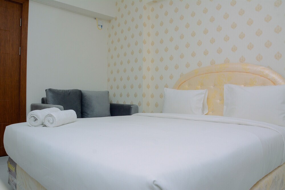 Депок: Relaxing and Comfy Studio Cinere Resort Apartment