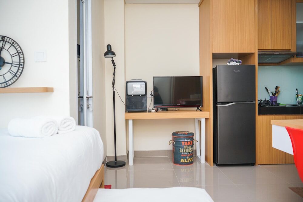 Legok: Cozy And Lovely Studio Apartment At B Residence